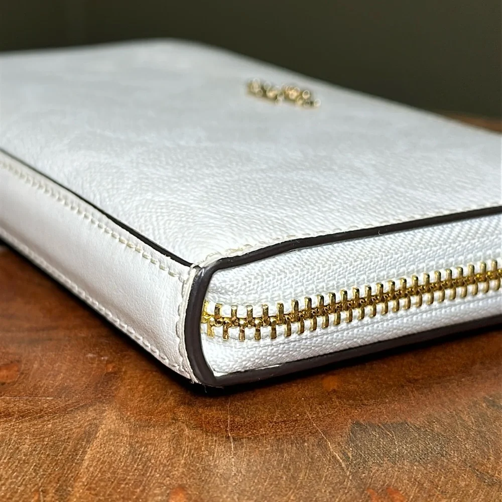 COACH Accordion Zip Wallet In Signature Canvas